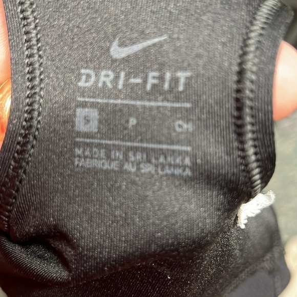 Women's Nike Dri-fit sports bra Black in color size Small - Picture 3 of 3